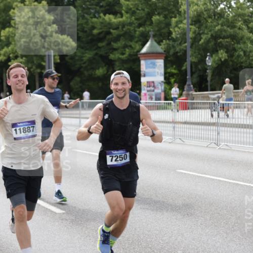 29.06.2025 - hella hamburg halbmarathon Jannik Wohlers http://msf.ph/oto/8145323 29.06.2025 10:10:12 Lombardsbrücke 1573, 4389, 5440, 5990, 5991, 7250, 7685, 9681, 11355, 11887, 11904, 11905, 12008, 12629, 13825, 13901, 14679, 16166, 16344, 17532, 17730, 18949, 19023 meine-sportfotos.de