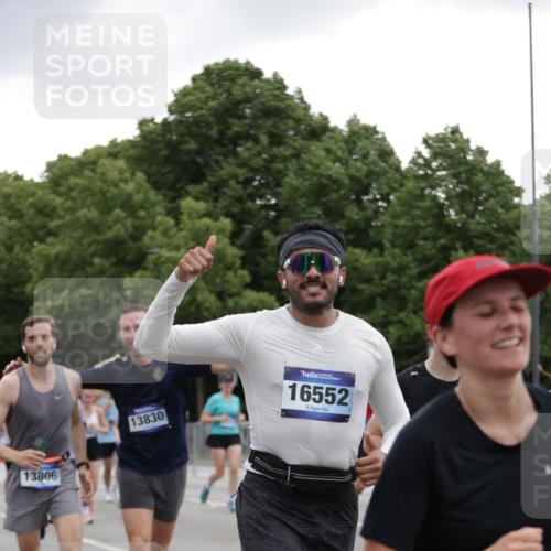 29.06.2025 - hella hamburg halbmarathon Jannik Wohlers http://msf.ph/oto/8145340 29.06.2025 10:47:00 Lombardsbrücke 1434, 1463, 1523, 1704, 2148, 2407, 2994, 3339, 4037, 4184, 4325, 4806, 4895, 4974, 4975, 5621, 5622, 5895, 6255, 6256, 6879, 6995, 7403, 7630, 7631, 8105, 8131, 8270, 8915, 8953, 9018, 9273, 9969, 9972, 10075, 10206, 10903, 11276, 11378, 11458, 11730, 11738, 13349, 13430, 13431, 13737, 13806, 13819, 13830, 13898, 13909, 14197, 14441, 14516, 14517, 15413, 16337, 16552, 17122, 17514, 18258, 18415, 18753, 18781, 18852, 18858 meine-sportfotos.de