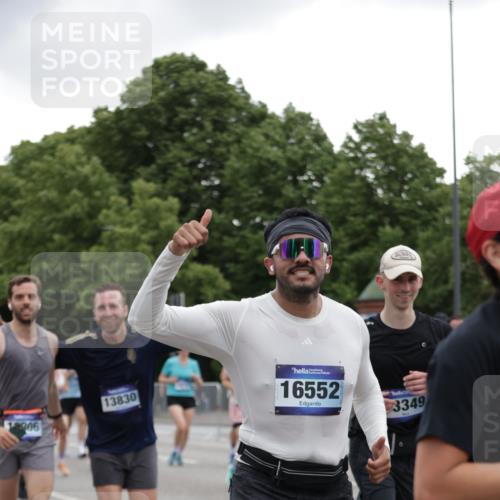 29.06.2025 - hella hamburg halbmarathon Jannik Wohlers http://msf.ph/oto/8145356 29.06.2025 10:47:00 Lombardsbrücke 1434, 1463, 1523, 1704, 2148, 2407, 2994, 3339, 4037, 4184, 4325, 4806, 4895, 4974, 4975, 5621, 5622, 5895, 6255, 6256, 6879, 6995, 7403, 7630, 7631, 8105, 8131, 8270, 8915, 8953, 9018, 9273, 9969, 9972, 10075, 10206, 10903, 11276, 11378, 11458, 11730, 11738, 13349, 13430, 13431, 13737, 13806, 13819, 13830, 13898, 13909, 14197, 14441, 14516, 14517, 15413, 16337, 16552, 17122, 17514, 18258, 18415, 18753, 18781, 18852, 18858 meine-sportfotos.de