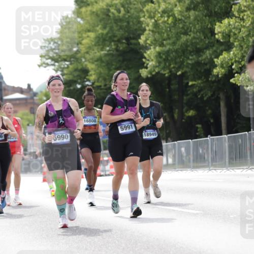 29.06.2025 - hella hamburg halbmarathon Jannik Wohlers http://msf.ph/oto/8145360 29.06.2025 10:10:18 Lombardsbrücke 1186, 4389, 5990, 5991, 7250, 9169, 9681, 9829, 11355, 11887, 11904, 11905, 12008, 12629, 13588, 13594, 13825, 13901, 14679, 15214, 16344, 16808, 17532, 18949 meine-sportfotos.de