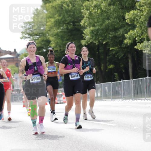 29.06.2025 - hella hamburg halbmarathon Jannik Wohlers http://msf.ph/oto/8145366 29.06.2025 10:10:18 Lombardsbrücke 1186, 4389, 5990, 5991, 7250, 9169, 9681, 9829, 11355, 11887, 11904, 11905, 12008, 12629, 13588, 13594, 13825, 13901, 14679, 15214, 16344, 16808, 17532, 18949 meine-sportfotos.de