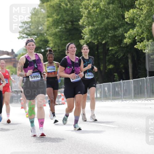 29.06.2025 - hella hamburg halbmarathon Jannik Wohlers http://msf.ph/oto/8145371 29.06.2025 10:10:18 Lombardsbrücke 1186, 4389, 5990, 5991, 7250, 9169, 9681, 9829, 11355, 11887, 11904, 11905, 12008, 12629, 13588, 13594, 13825, 13901, 14679, 15214, 16344, 16808, 17532, 18949 meine-sportfotos.de