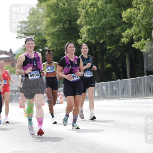 29.06.2025 - hella hamburg halbmarathon Jannik Wohlers http://msf.ph/oto/8145375 29.06.2025 10:10:18 Lombardsbrücke 1186, 4389, 5990, 5991, 7250, 9169, 9681, 9829, 11355, 11887, 11904, 11905, 12008, 12629, 13588, 13594, 13825, 13901, 14679, 15214, 16344, 16808, 17532, 18949 meine-sportfotos.de