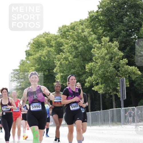 29.06.2025 - hella hamburg halbmarathon Jannik Wohlers http://msf.ph/oto/8145380 29.06.2025 10:10:19 Lombardsbrücke 1186, 4389, 5990, 5991, 7250, 9169, 9681, 9829, 11355, 11887, 11904, 11905, 12426, 12629, 13588, 13594, 13825, 13901, 15214, 16344, 16808, 17532, 18949 meine-sportfotos.de