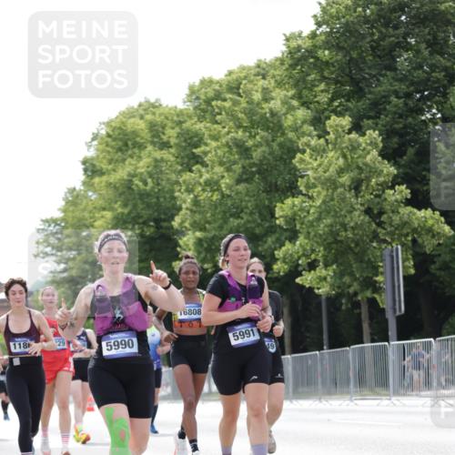 29.06.2025 - hella hamburg halbmarathon Jannik Wohlers http://msf.ph/oto/8145384 29.06.2025 10:10:19 Lombardsbrücke 1186, 4389, 5990, 5991, 7250, 9169, 9681, 9829, 11355, 11887, 11904, 11905, 12426, 12629, 13588, 13594, 13825, 13901, 15214, 16344, 16808, 17532, 18949 meine-sportfotos.de