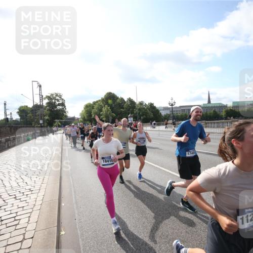 29.06.2025 - hella hamburg halbmarathon Jannik Wohlers http://msf.ph/oto/8145392 29.06.2025 09:56:07 Lombardsbrücke 1452, 1592, 1628, 1877, 2058, 2082, 2771, 2953, 2996, 3256, 3296, 4065, 4077, 4404, 4711, 4833, 5482, 5600, 5978, 6286, 6511, 6512, 6561, 6562, 7383, 7475, 7583, 8261, 8361, 8968, 8996, 9246, 9537, 9597, 9695, 9752, 9793, 9820, 9994, 10508, 10891, 11018, 11124, 11231, 11455, 11459, 11809, 11961, 12490, 12545, 12584, 13211, 13394, 13463, 13688, 14198, 14286, 14408, 14990, 14994, 15090, 15427, 16369, 16375, 16891, 16986 meine-sportfotos.de