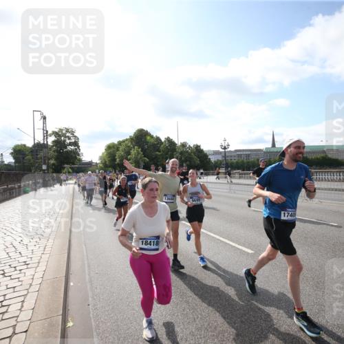 29.06.2025 - hella hamburg halbmarathon Jannik Wohlers http://msf.ph/oto/8145405 29.06.2025 09:56:07 Lombardsbrücke 1452, 1592, 1628, 1877, 2058, 2082, 2771, 2953, 2996, 3256, 3296, 4065, 4077, 4404, 4711, 4833, 5482, 5600, 5978, 6286, 6511, 6512, 6561, 6562, 7383, 7475, 7583, 8261, 8361, 8968, 8996, 9246, 9537, 9597, 9695, 9752, 9793, 9820, 9994, 10508, 10891, 11018, 11124, 11231, 11455, 11459, 11809, 11961, 12490, 12545, 12584, 13211, 13394, 13463, 13688, 14198, 14286, 14408, 14990, 14994, 15090, 15427, 16369, 16375, 16891, 16986 meine-sportfotos.de