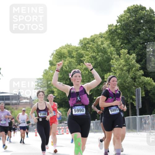 29.06.2025 - hella hamburg halbmarathon Jannik Wohlers http://msf.ph/oto/8145425 29.06.2025 10:10:20 Lombardsbrücke 1186, 4389, 5990, 5991, 7250, 9169, 9681, 9829, 11355, 11887, 11904, 11905, 12426, 12629, 13588, 13594, 13825, 13901, 15214, 16344, 16808, 17532, 18949 meine-sportfotos.de