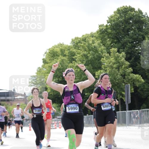 29.06.2025 - hella hamburg halbmarathon Jannik Wohlers http://msf.ph/oto/8145428 29.06.2025 10:10:20 Lombardsbrücke 1186, 4389, 5990, 5991, 7250, 9169, 9681, 9829, 11355, 11887, 11904, 11905, 12426, 12629, 13588, 13594, 13825, 13901, 15214, 16344, 16808, 17532, 18949 meine-sportfotos.de