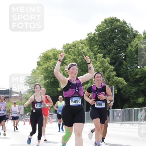 29.06.2025 - hella hamburg halbmarathon Jannik Wohlers http://msf.ph/oto/8145452 29.06.2025 10:10:20 Lombardsbrücke 1186, 4389, 5990, 5991, 7250, 9169, 9681, 9829, 11355, 11887, 11904, 11905, 12426, 12629, 13588, 13594, 13825, 13901, 15214, 16344, 16808, 17532, 18949 meine-sportfotos.de