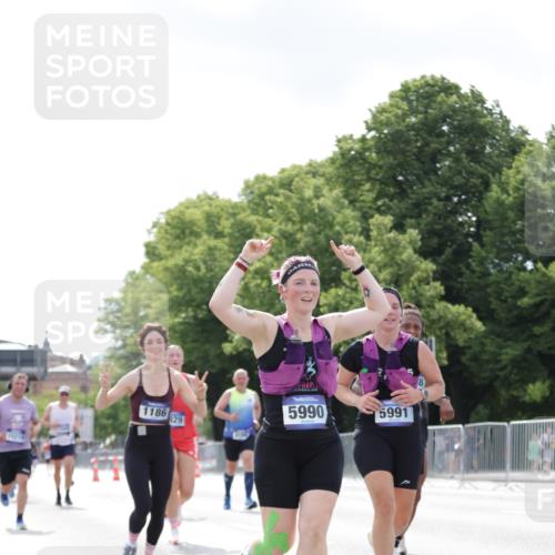 29.06.2025 - hella hamburg halbmarathon Jannik Wohlers http://msf.ph/oto/8145460 29.06.2025 10:10:20 Lombardsbrücke 1186, 4389, 5990, 5991, 7250, 9169, 9681, 9829, 11355, 11887, 11904, 11905, 12426, 12629, 13588, 13594, 13825, 13901, 15214, 16344, 16808, 17532, 18949 meine-sportfotos.de