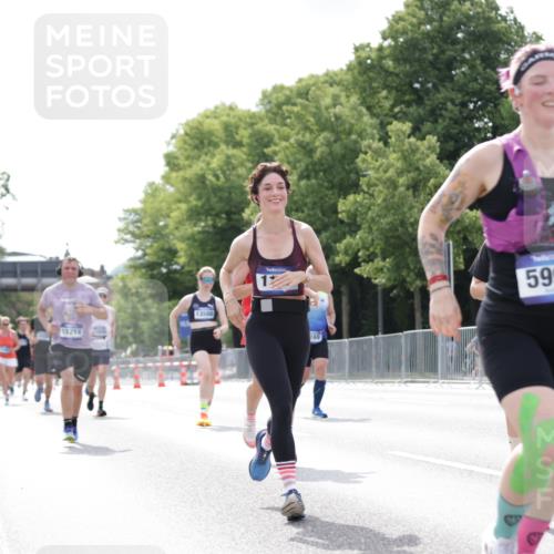 29.06.2025 - hella hamburg halbmarathon Jannik Wohlers http://msf.ph/oto/8145465 29.06.2025 10:10:21 Lombardsbrücke 1166, 1186, 4389, 5990, 5991, 7250, 9169, 9681, 9829, 11355, 11887, 11904, 11905, 12426, 12629, 13588, 13594, 13825, 15214, 16344, 16808, 17532, 18949 meine-sportfotos.de