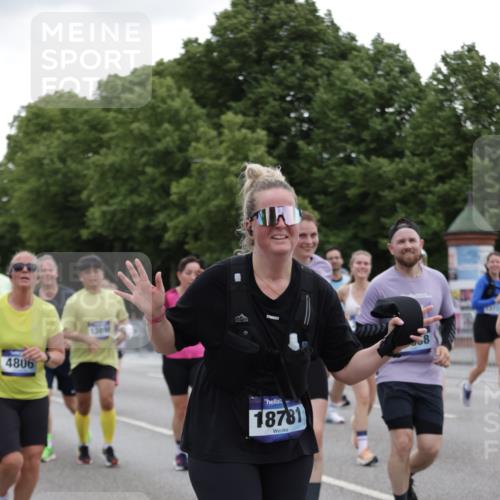 29.06.2025 - hella hamburg halbmarathon Jannik Wohlers http://msf.ph/oto/8145513 29.06.2025 10:47:03 Lombardsbrücke 1434, 1463, 1523, 1704, 2148, 2407, 2882, 2994, 3339, 4037, 4184, 4325, 4806, 4895, 4974, 4975, 5621, 5622, 5895, 6255, 6256, 6879, 6995, 7403, 7630, 7631, 8105, 8270, 8915, 8953, 9018, 9273, 9969, 9972, 10075, 10206, 10903, 11276, 11351, 11378, 11458, 11730, 11738, 13349, 13737, 13806, 13830, 13898, 13909, 14197, 14441, 14516, 14517, 15413, 16018, 16337, 16552, 17122, 17216, 17514, 18258, 18415, 18623, 18781, 18852, 18858 meine-sportfotos.de