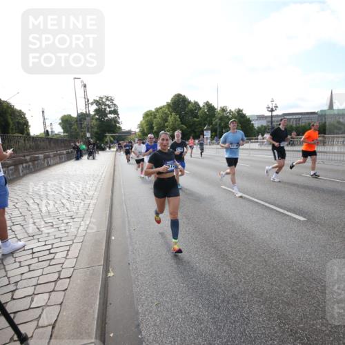 29.06.2025 - hella hamburg halbmarathon Jannik Wohlers http://msf.ph/oto/8145601 29.06.2025 09:57:13 Lombardsbrücke 1086, 1094, 1193, 1422, 2252, 2444, 2488, 2855, 2946, 3048, 3096, 3999, 4261, 4379, 4986, 5024, 5032, 5633, 5820, 5907, 6125, 6374, 6795, 6942, 7134, 7221, 7397, 7594, 7742, 7930, 7932, 7973, 8172, 8176, 8413, 9214, 9739, 9835, 10215, 11430, 11512, 11832, 12348, 12440, 12607, 12840, 13701, 13750, 13761, 14300, 14737, 14881, 14914, 15146, 15169, 15395, 15480, 15712, 15720, 16039, 16047, 16285, 16320, 16800, 17130, 17179, 17640, 17642 meine-sportfotos.de