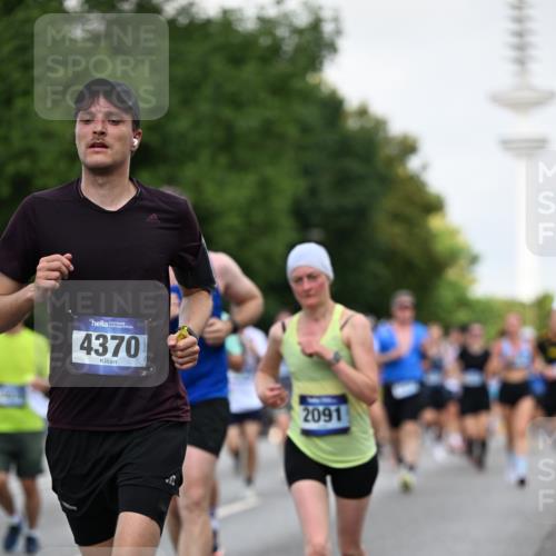 29.06.2025 - hella hamburg halbmarathon Dr. Thomas Lammeyer http://msf.ph/oto/8145607 29.06.2025 10:05:28 Kennedybrücke 1420, 1526, 1726, 2006, 2091, 2167, 2490, 2806, 2936, 2957, 3425, 3663, 3976, 4068, 4319, 4322, 4370, 5675, 6087, 6281, 0000, 6302, 6591, 6921, 6924, 7287, 7658, 7759, 8030, 8046, 8326, 8392, 8578, 8691, 8822, 9124, 9932, 10281, 10301, 10383, 10576, 10915, 11043 meine-sportfotos.de