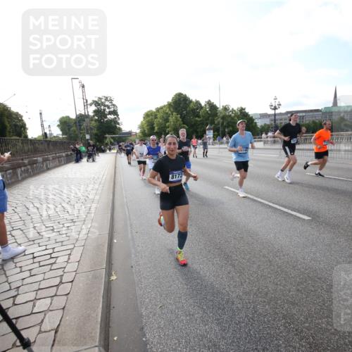 29.06.2025 - hella hamburg halbmarathon Jannik Wohlers http://msf.ph/oto/8145608 29.06.2025 09:57:13 Lombardsbrücke 1086, 1094, 1193, 1422, 2252, 2444, 2488, 2855, 2946, 3048, 3096, 3999, 4261, 4379, 4986, 5024, 5032, 5633, 5820, 5907, 6125, 6374, 6795, 6942, 7134, 7221, 7397, 7594, 7742, 7930, 7932, 7973, 8172, 8176, 8413, 9214, 9739, 9835, 10215, 11430, 11512, 11832, 12348, 12440, 12607, 12840, 13701, 13750, 13761, 14300, 14737, 14881, 14914, 15146, 15169, 15395, 15480, 15712, 15720, 16039, 16047, 16285, 16320, 16800, 17130, 17179, 17640, 17642 meine-sportfotos.de