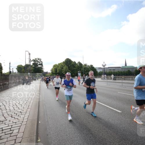 29.06.2025 - hella hamburg halbmarathon Jannik Wohlers http://msf.ph/oto/8145626 29.06.2025 09:57:14 Lombardsbrücke 1086, 1094, 1193, 1422, 2252, 2444, 2488, 2946, 3048, 3096, 3999, 4261, 4379, 4986, 5024, 5032, 5633, 5820, 5907, 6374, 6585, 6795, 7134, 7221, 7397, 7594, 7742, 7930, 7932, 7973, 8172, 8176, 8413, 8973, 9214, 9227, 9739, 9835, 10215, 11208, 11430, 11512, 11832, 12348, 12440, 12607, 12840, 13701, 13750, 13761, 14300, 14737, 14914, 15146, 15169, 15395, 15480, 15496, 15712, 15720, 16039, 16047, 16285, 16320, 16980, 17130, 17179, 17640, 17642 meine-sportfotos.de