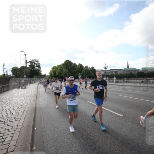29.06.2025 - hella hamburg halbmarathon Jannik Wohlers http://msf.ph/oto/8145633 29.06.2025 09:57:14 Lombardsbrücke 1086, 1094, 1193, 1422, 2252, 2444, 2488, 2946, 3048, 3096, 3999, 4261, 4379, 4986, 5024, 5032, 5633, 5820, 5907, 6374, 6585, 6795, 7134, 7221, 7397, 7594, 7742, 7930, 7932, 7973, 8172, 8176, 8413, 8973, 9214, 9227, 9739, 9835, 10215, 11208, 11430, 11512, 11832, 12348, 12440, 12607, 12840, 13701, 13750, 13761, 14300, 14737, 14914, 15146, 15169, 15395, 15480, 15496, 15712, 15720, 16039, 16047, 16285, 16320, 16980, 17130, 17179, 17640, 17642 meine-sportfotos.de