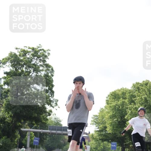 29.06.2025 - hella hamburg halbmarathon Jannik Wohlers http://msf.ph/oto/8145634 29.06.2025 09:08:36 Lombardsbrücke  meine-sportfotos.de