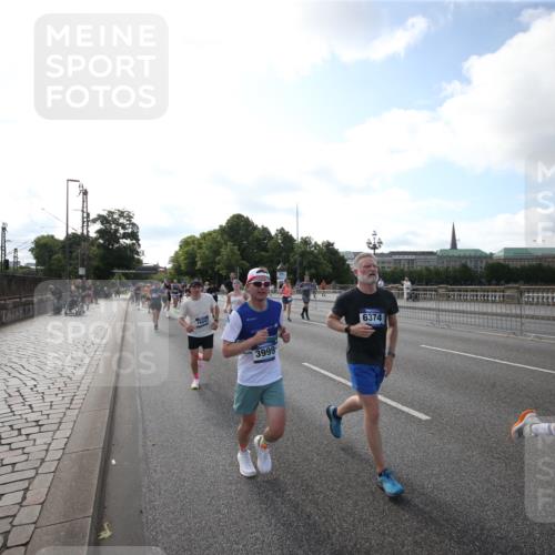 29.06.2025 - hella hamburg halbmarathon Jannik Wohlers http://msf.ph/oto/8145639 29.06.2025 09:57:14 Lombardsbrücke 1086, 1094, 1193, 1422, 2252, 2444, 2488, 2946, 3048, 3096, 3999, 4261, 4379, 4986, 5024, 5032, 5633, 5820, 5907, 6374, 6585, 6795, 7134, 7221, 7397, 7594, 7742, 7930, 7932, 7973, 8172, 8176, 8413, 8973, 9214, 9227, 9739, 9835, 10215, 11208, 11430, 11512, 11832, 12348, 12440, 12607, 12840, 13701, 13750, 13761, 14300, 14737, 14914, 15146, 15169, 15395, 15480, 15496, 15712, 15720, 16039, 16047, 16285, 16320, 16980, 17130, 17179, 17640, 17642 meine-sportfotos.de