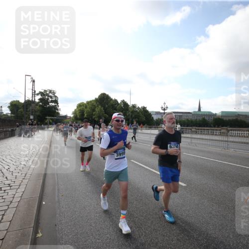 29.06.2025 - hella hamburg halbmarathon Jannik Wohlers http://msf.ph/oto/8145642 29.06.2025 09:57:14 Lombardsbrücke 1086, 1094, 1193, 1422, 2252, 2444, 2488, 2946, 3048, 3096, 3999, 4261, 4379, 4986, 5024, 5032, 5633, 5820, 5907, 6374, 6585, 6795, 7134, 7221, 7397, 7594, 7742, 7930, 7932, 7973, 8172, 8176, 8413, 8973, 9214, 9227, 9739, 9835, 10215, 11208, 11430, 11512, 11832, 12348, 12440, 12607, 12840, 13701, 13750, 13761, 14300, 14737, 14914, 15146, 15169, 15395, 15480, 15496, 15712, 15720, 16039, 16047, 16285, 16320, 16980, 17130, 17179, 17640, 17642 meine-sportfotos.de