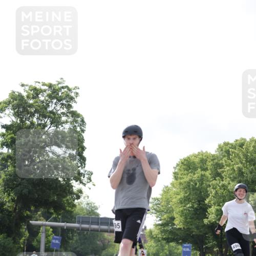 29.06.2025 - hella hamburg halbmarathon Jannik Wohlers http://msf.ph/oto/8145644 29.06.2025 09:08:36 Lombardsbrücke  meine-sportfotos.de