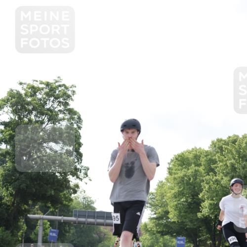 29.06.2025 - hella hamburg halbmarathon Jannik Wohlers http://msf.ph/oto/8145646 29.06.2025 09:08:36 Lombardsbrücke  meine-sportfotos.de