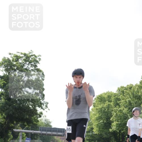 29.06.2025 - hella hamburg halbmarathon Jannik Wohlers http://msf.ph/oto/8145657 29.06.2025 09:08:36 Lombardsbrücke  meine-sportfotos.de