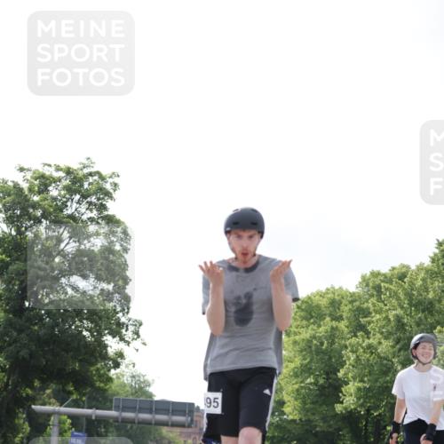 29.06.2025 - hella hamburg halbmarathon Jannik Wohlers http://msf.ph/oto/8145661 29.06.2025 09:08:36 Lombardsbrücke  meine-sportfotos.de
