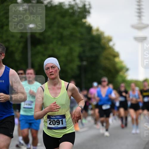 29.06.2025 - hella hamburg halbmarathon Dr. Thomas Lammeyer http://msf.ph/oto/8145668 29.06.2025 10:05:29 Kennedybrücke 1420, 1526, 1726, 2006, 2091, 2167, 2490, 2806, 2936, 2957, 3425, 3663, 3976, 4068, 4319, 4322, 4370, 5675, 6087, 6281, 0000, 6302, 6921, 6924, 7287, 7658, 7846, 8030, 8046, 8326, 8392, 8578, 8691, 8822, 9124, 9932, 10281, 10301, 10383, 10576, 10915, 11043 meine-sportfotos.de