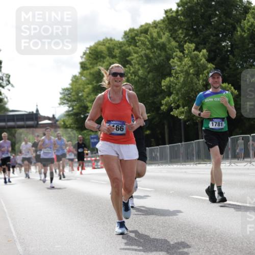 29.06.2025 - hella hamburg halbmarathon Jannik Wohlers http://msf.ph/oto/8145670 29.06.2025 10:10:30 Lombardsbrücke 1166, 1186, 1781, 4287, 5653, 5990, 5991, 7370, 9169, 9829, 12426, 12556, 12571, 12790, 13588, 13594, 14270, 15214, 16808, 17532, 18949 meine-sportfotos.de