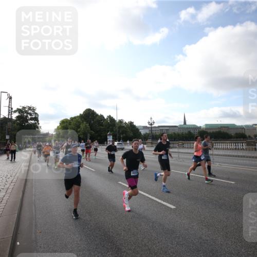 29.06.2025 - hella hamburg halbmarathon Jannik Wohlers http://msf.ph/oto/8145688 29.06.2025 09:57:17 Lombardsbrücke 1086, 1094, 1193, 1422, 1563, 2252, 2444, 2448, 2488, 2946, 3058, 3096, 3999, 4261, 4379, 4986, 5024, 5032, 5305, 5633, 5820, 5907, 6355, 6356, 6374, 6585, 7134, 7397, 7594, 7742, 7930, 7932, 7973, 8172, 8176, 8413, 8973, 9214, 9227, 9739, 9835, 10215, 11208, 11430, 11512, 11832, 12155, 12440, 12607, 13701, 13750, 14300, 14737, 14914, 15134, 15146, 15169, 15395, 15480, 15496, 15712, 16008, 16009, 16039, 16047, 16285, 16320, 16750, 16980, 17130, 17640, 17642 meine-sportfotos.de