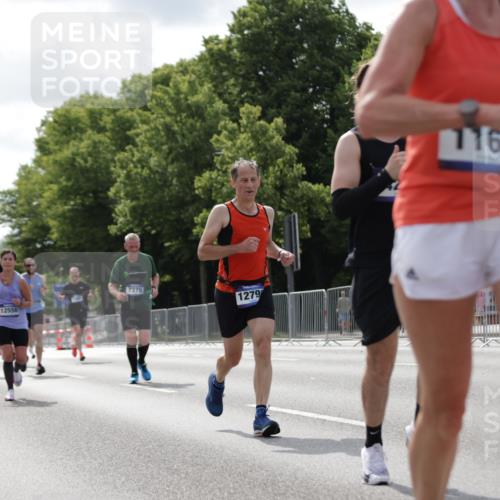29.06.2025 - hella hamburg halbmarathon Jannik Wohlers http://msf.ph/oto/8145689 29.06.2025 10:10:32 Lombardsbrücke 1166, 1186, 1781, 2868, 4287, 5653, 7370, 9169, 9829, 12426, 12556, 12571, 12790, 12836, 13588, 13594, 14022, 14270, 15214, 16808, 17500, 17532, 18949 meine-sportfotos.de