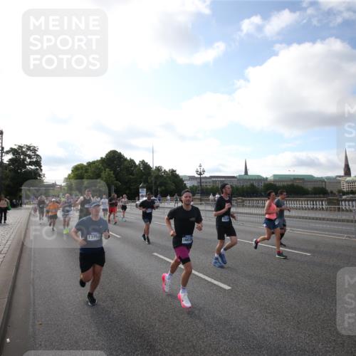 29.06.2025 - hella hamburg halbmarathon Jannik Wohlers http://msf.ph/oto/8145693 29.06.2025 09:57:17 Lombardsbrücke 1086, 1094, 1193, 1422, 1563, 2252, 2444, 2448, 2488, 2946, 3058, 3096, 3999, 4261, 4379, 4986, 5024, 5032, 5305, 5633, 5820, 5907, 6355, 6356, 6374, 6585, 7134, 7397, 7594, 7742, 7930, 7932, 7973, 8172, 8176, 8413, 8973, 9214, 9227, 9739, 9835, 10215, 11208, 11430, 11512, 11832, 12155, 12440, 12607, 13701, 13750, 14300, 14737, 14914, 15134, 15146, 15169, 15395, 15480, 15496, 15712, 16008, 16009, 16039, 16047, 16285, 16320, 16750, 16980, 17130, 17640, 17642 meine-sportfotos.de