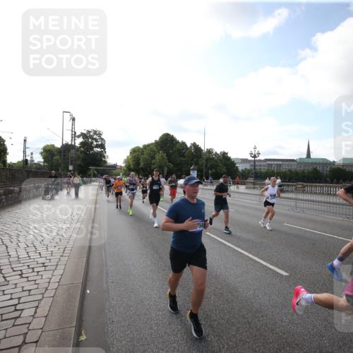 29.06.2025 - hella hamburg halbmarathon Jannik Wohlers http://msf.ph/oto/8145697 29.06.2025 09:57:17 Lombardsbrücke 1086, 1094, 1193, 1422, 1563, 2252, 2444, 2448, 2488, 2946, 3058, 3096, 3999, 4261, 4379, 4986, 5024, 5032, 5305, 5633, 5820, 5907, 6355, 6356, 6374, 6585, 7134, 7397, 7594, 7742, 7930, 7932, 7973, 8172, 8176, 8413, 8973, 9214, 9227, 9739, 9835, 10215, 11208, 11430, 11512, 11832, 12155, 12440, 12607, 13701, 13750, 14300, 14737, 14914, 15134, 15146, 15169, 15395, 15480, 15496, 15712, 16008, 16009, 16039, 16047, 16285, 16320, 16750, 16980, 17130, 17640, 17642 meine-sportfotos.de
