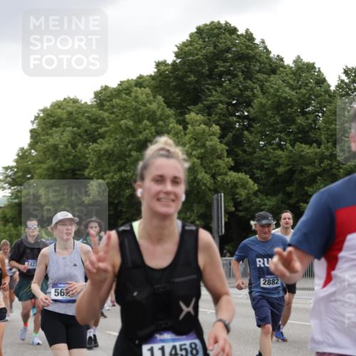29.06.2025 - hella hamburg halbmarathon Jannik Wohlers http://msf.ph/oto/8145703 29.06.2025 10:47:12 Lombardsbrücke 1045, 1434, 2148, 2407, 2704, 2790, 2882, 2994, 3339, 4037, 4423, 4974, 4975, 5621, 5622, 5895, 6255, 6256, 7403, 7970, 8270, 8550, 9687, 9969, 9972, 10075, 10206, 10991, 11276, 11351, 11458, 11730, 11738, 11802, 12431, 12432, 13737, 13830, 13898, 13909, 14197, 14516, 14517, 15413, 15543, 16018, 16305, 16686, 17122, 17216, 18415, 18474, 18623, 18852, 18858 meine-sportfotos.de