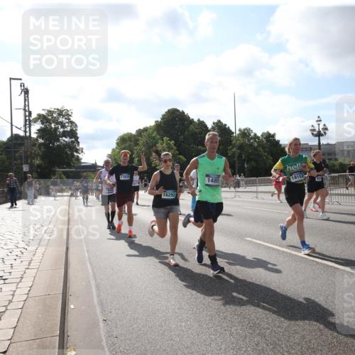 29.06.2025 - hella hamburg halbmarathon Jannik Wohlers http://msf.ph/oto/8145704 29.06.2025 09:58:32 Lombardsbrücke 1410, 1485, 1715, 1719, 1946, 1951, 1972, 2840, 3037, 3334, 3952, 5077, 5391, 6294, 6629, 6657, 7082, 7232, 7369, 7732, 8068, 8322, 8639, 8721, 8798, 9655, 9727, 9770, 10488, 10724, 11212, 11542, 11612, 11976, 12135, 12527, 13397, 13654, 13880, 13997, 14355, 14363, 14368, 14702, 15407, 15446, 15497, 15516, 16108, 16292, 16467, 17181, 17383, 17491, 17828, 18000, 18133, 18181, 18308, 18340, 18746, 18835, 19152 meine-sportfotos.de