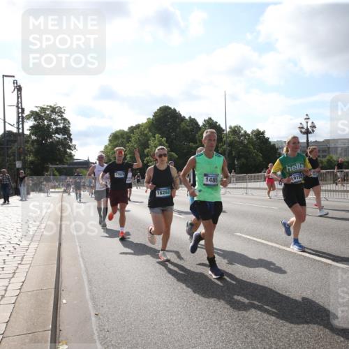 29.06.2025 - hella hamburg halbmarathon Jannik Wohlers http://msf.ph/oto/8145706 29.06.2025 09:58:32 Lombardsbrücke 1410, 1485, 1715, 1719, 1946, 1951, 1972, 2840, 3037, 3334, 3952, 5077, 5391, 6294, 6629, 6657, 7082, 7232, 7369, 7732, 8068, 8322, 8639, 8721, 8798, 9655, 9727, 9770, 10488, 10724, 11212, 11542, 11612, 11976, 12135, 12527, 13397, 13654, 13880, 13997, 14355, 14363, 14368, 14702, 15407, 15446, 15497, 15516, 16108, 16292, 16467, 17181, 17383, 17491, 17828, 18000, 18133, 18181, 18308, 18340, 18746, 18835, 19152 meine-sportfotos.de