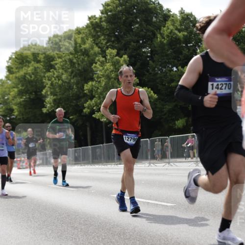 29.06.2025 - hella hamburg halbmarathon Jannik Wohlers http://msf.ph/oto/8145719 29.06.2025 10:10:32 Lombardsbrücke 1166, 1186, 1781, 2868, 4287, 5653, 7370, 9169, 9829, 12426, 12556, 12571, 12790, 12836, 13588, 13594, 14022, 14270, 15214, 16808, 17500, 17532, 18949 meine-sportfotos.de