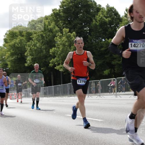 29.06.2025 - hella hamburg halbmarathon Jannik Wohlers http://msf.ph/oto/8145730 29.06.2025 10:10:32 Lombardsbrücke 1166, 1186, 1781, 2868, 4287, 5653, 7370, 9169, 9829, 12426, 12556, 12571, 12790, 12836, 13588, 13594, 14022, 14270, 15214, 16808, 17500, 17532, 18949 meine-sportfotos.de
