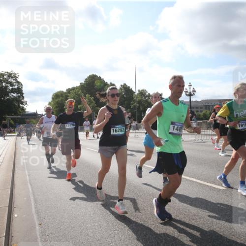 29.06.2025 - hella hamburg halbmarathon Jannik Wohlers http://msf.ph/oto/8145732 29.06.2025 09:58:33 Lombardsbrücke 1410, 1485, 1715, 1719, 1946, 1951, 1972, 2840, 3037, 3334, 3952, 5077, 5391, 6294, 6399, 6629, 6657, 7082, 7232, 7369, 7732, 8068, 8322, 8639, 8721, 8798, 9655, 9727, 9770, 10488, 11212, 11542, 11589, 11604, 11612, 11976, 12135, 12527, 13397, 13654, 13997, 14355, 14363, 14702, 15407, 15446, 15497, 15516, 16292, 16467, 17181, 17383, 17491, 17828, 18000, 18133, 18181, 18308, 18340, 18746, 18835, 19152 meine-sportfotos.de