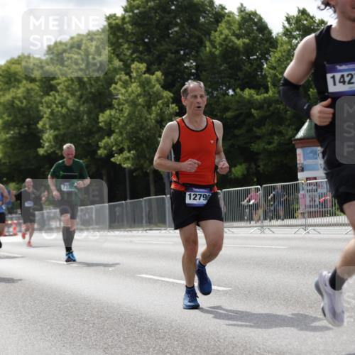 29.06.2025 - hella hamburg halbmarathon Jannik Wohlers http://msf.ph/oto/8145744 29.06.2025 10:10:32 Lombardsbrücke 1166, 1186, 1781, 2868, 4287, 5653, 7370, 9169, 9829, 12426, 12556, 12571, 12790, 12836, 13588, 13594, 14022, 14270, 15214, 16808, 17500, 17532, 18949 meine-sportfotos.de