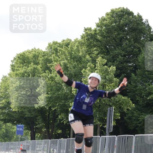29.06.2025 - hella hamburg halbmarathon Jannik Wohlers http://msf.ph/oto/8145757 29.06.2025 09:08:38 Lombardsbrücke  meine-sportfotos.de