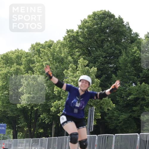 29.06.2025 - hella hamburg halbmarathon Jannik Wohlers http://msf.ph/oto/8145766 29.06.2025 09:08:39 Lombardsbrücke  meine-sportfotos.de