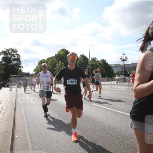 29.06.2025 - hella hamburg halbmarathon Jannik Wohlers http://msf.ph/oto/8145767 29.06.2025 09:58:33 Lombardsbrücke 1410, 1485, 1715, 1719, 1946, 1951, 1972, 2840, 3037, 3334, 3952, 5077, 5391, 6294, 6399, 6629, 6657, 7082, 7232, 7369, 7732, 8068, 8322, 8639, 8721, 8798, 9655, 9727, 9770, 10488, 11212, 11542, 11589, 11604, 11612, 11976, 12135, 12527, 13397, 13654, 13997, 14355, 14363, 14702, 15407, 15446, 15497, 15516, 16292, 16467, 17181, 17383, 17491, 17828, 18000, 18133, 18181, 18308, 18340, 18746, 18835, 19152 meine-sportfotos.de