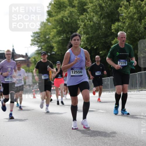 29.06.2025 - hella hamburg halbmarathon Jannik Wohlers http://msf.ph/oto/8145768 29.06.2025 10:10:34 Lombardsbrücke 1166, 1186, 1781, 2868, 4287, 5653, 7271, 7370, 8561, 9169, 9829, 12426, 12556, 12571, 12790, 12836, 13588, 13594, 14022, 14270, 15009, 15214, 16808, 17500 meine-sportfotos.de