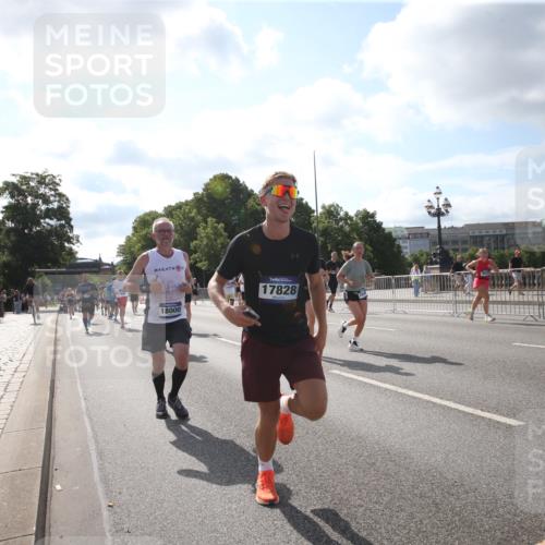 29.06.2025 - hella hamburg halbmarathon Jannik Wohlers http://msf.ph/oto/8145774 29.06.2025 09:58:34 Lombardsbrücke 1410, 1485, 1715, 1719, 1972, 3037, 3334, 3952, 5391, 6294, 6399, 6629, 6657, 7232, 7369, 7732, 8068, 8322, 8639, 8721, 8798, 9655, 9727, 9770, 9884, 10488, 11212, 11542, 11589, 11604, 11612, 11976, 12135, 12527, 13397, 13654, 13997, 14355, 14363, 14702, 15407, 15446, 15497, 15516, 16292, 16467, 17181, 17383, 17491, 17828, 18000, 18133, 18181, 18308, 18340, 18746, 18835, 19152 meine-sportfotos.de