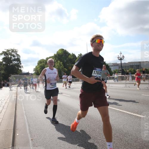 29.06.2025 - hella hamburg halbmarathon Jannik Wohlers http://msf.ph/oto/8145784 29.06.2025 09:58:34 Lombardsbrücke 1410, 1485, 1715, 1719, 1972, 3037, 3334, 3952, 5391, 6294, 6399, 6629, 6657, 7232, 7369, 7732, 8068, 8322, 8639, 8721, 8798, 9655, 9727, 9770, 9884, 10488, 11212, 11542, 11589, 11604, 11612, 11976, 12135, 12527, 13397, 13654, 13997, 14355, 14363, 14702, 15407, 15446, 15497, 15516, 16292, 16467, 17181, 17383, 17491, 17828, 18000, 18133, 18181, 18308, 18340, 18746, 18835, 19152 meine-sportfotos.de