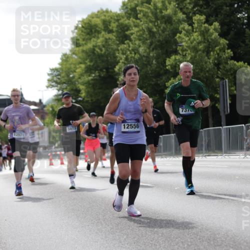 29.06.2025 - hella hamburg halbmarathon Jannik Wohlers http://msf.ph/oto/8145796 29.06.2025 10:10:34 Lombardsbrücke 1166, 1186, 1781, 2868, 4287, 5653, 7271, 7370, 8561, 9169, 9829, 12426, 12556, 12571, 12790, 12836, 13588, 13594, 14022, 14270, 15009, 15214, 16808, 17500 meine-sportfotos.de