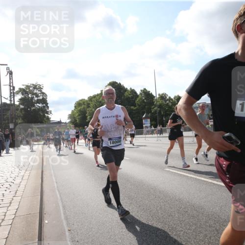 29.06.2025 - hella hamburg halbmarathon Jannik Wohlers http://msf.ph/oto/8145799 29.06.2025 09:58:34 Lombardsbrücke 1410, 1485, 1715, 1719, 1972, 3037, 3334, 3952, 5391, 6294, 6399, 6629, 6657, 7232, 7369, 7732, 8068, 8322, 8639, 8721, 8798, 9655, 9727, 9770, 9884, 10488, 11212, 11542, 11589, 11604, 11612, 11976, 12135, 12527, 13397, 13654, 13997, 14355, 14363, 14702, 15407, 15446, 15497, 15516, 16292, 16467, 17181, 17383, 17491, 17828, 18000, 18133, 18181, 18308, 18340, 18746, 18835, 19152 meine-sportfotos.de